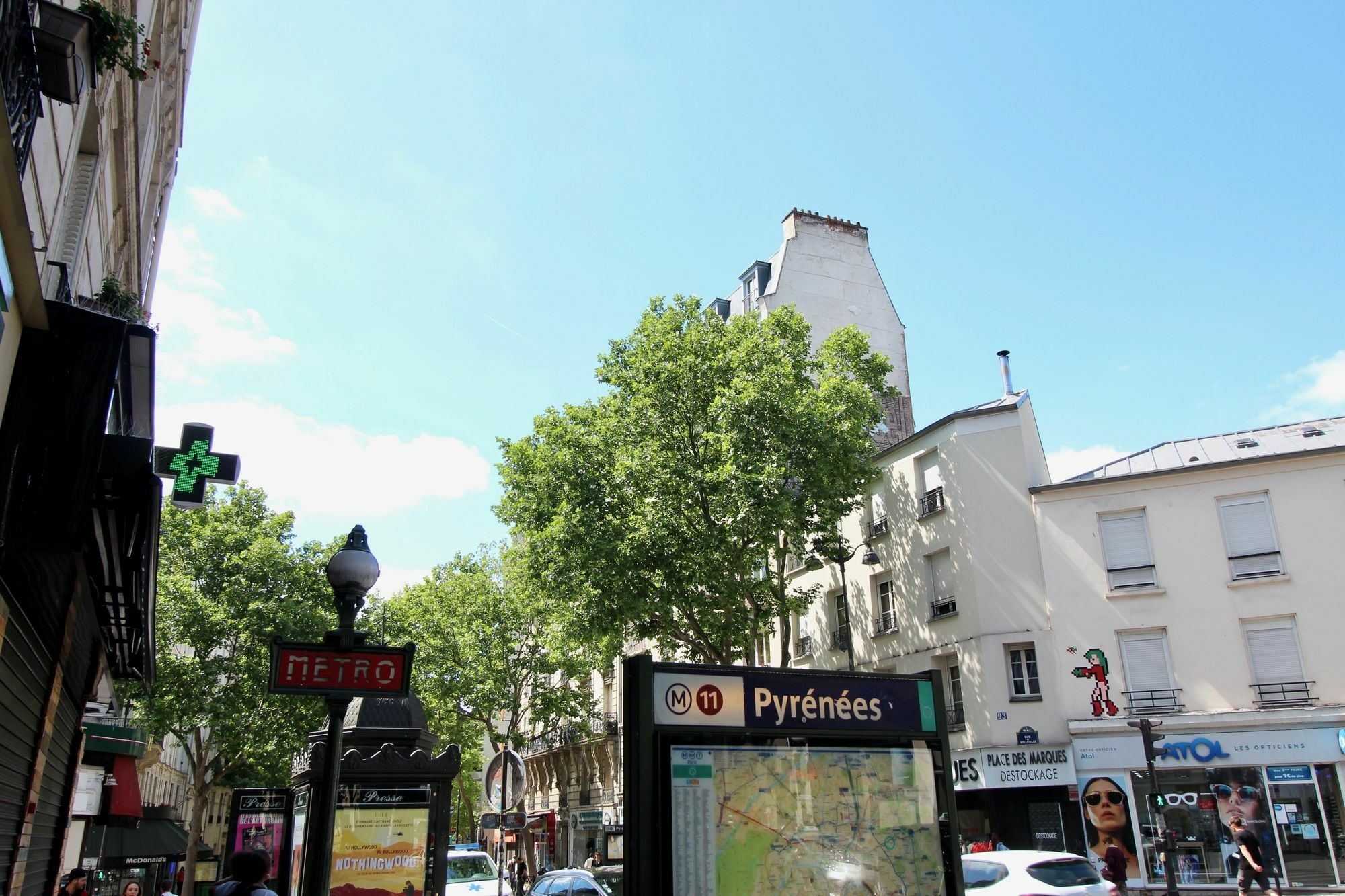 Hotel Des Pyrenees Париж Экстерьер фото